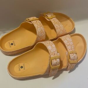 Shade and Shore yellow floral sliders